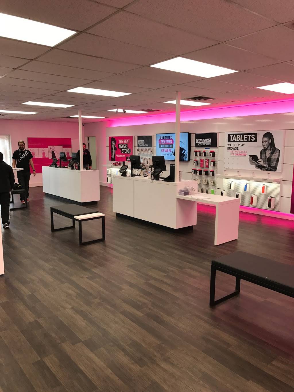 T-Mobile | 2100 NW 122nd St, Oklahoma City, OK 73120, USA | Phone: (405) 242-5073