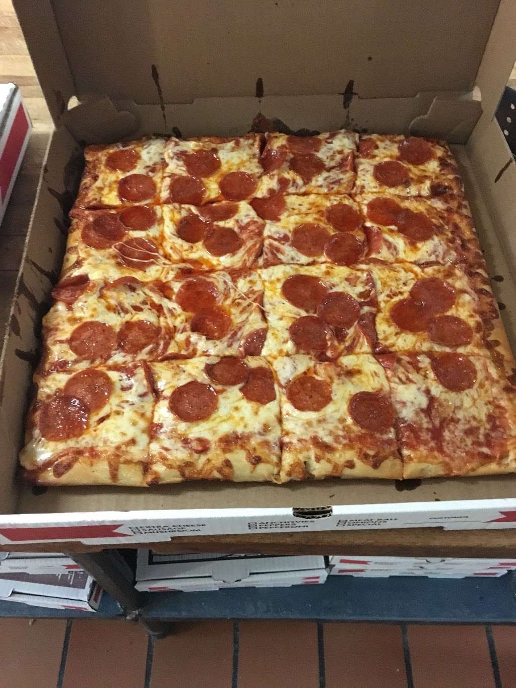 Cimineras Pizza | 418 N Springfield Rd #1304, Clifton Heights, PA 19018, USA | Phone: (610) 622-5098