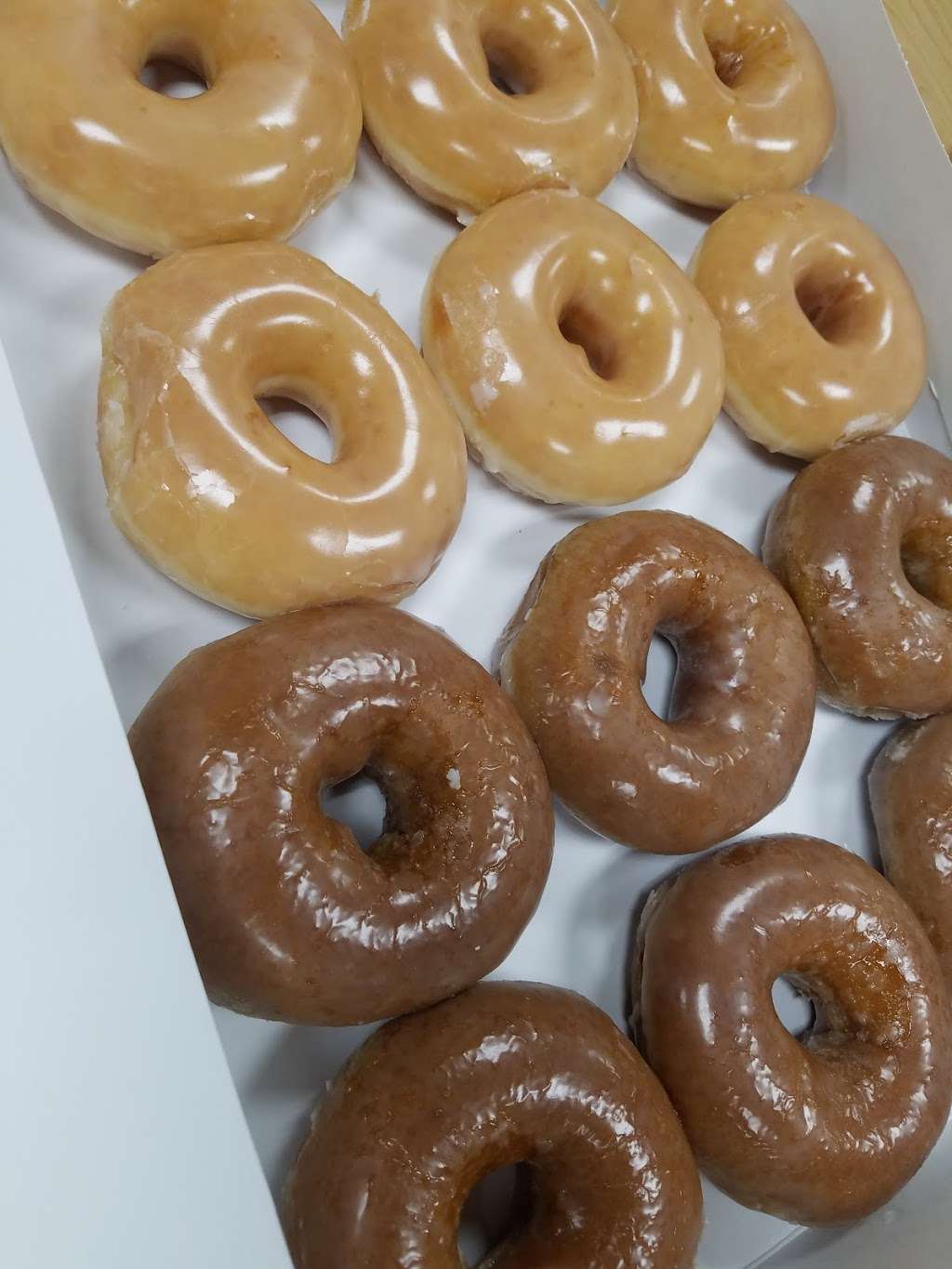 Krispy Kreme Doughnuts | 1575 Sullivan Ave, Daly City, CA 94015, USA | Phone: (650) 985-5612