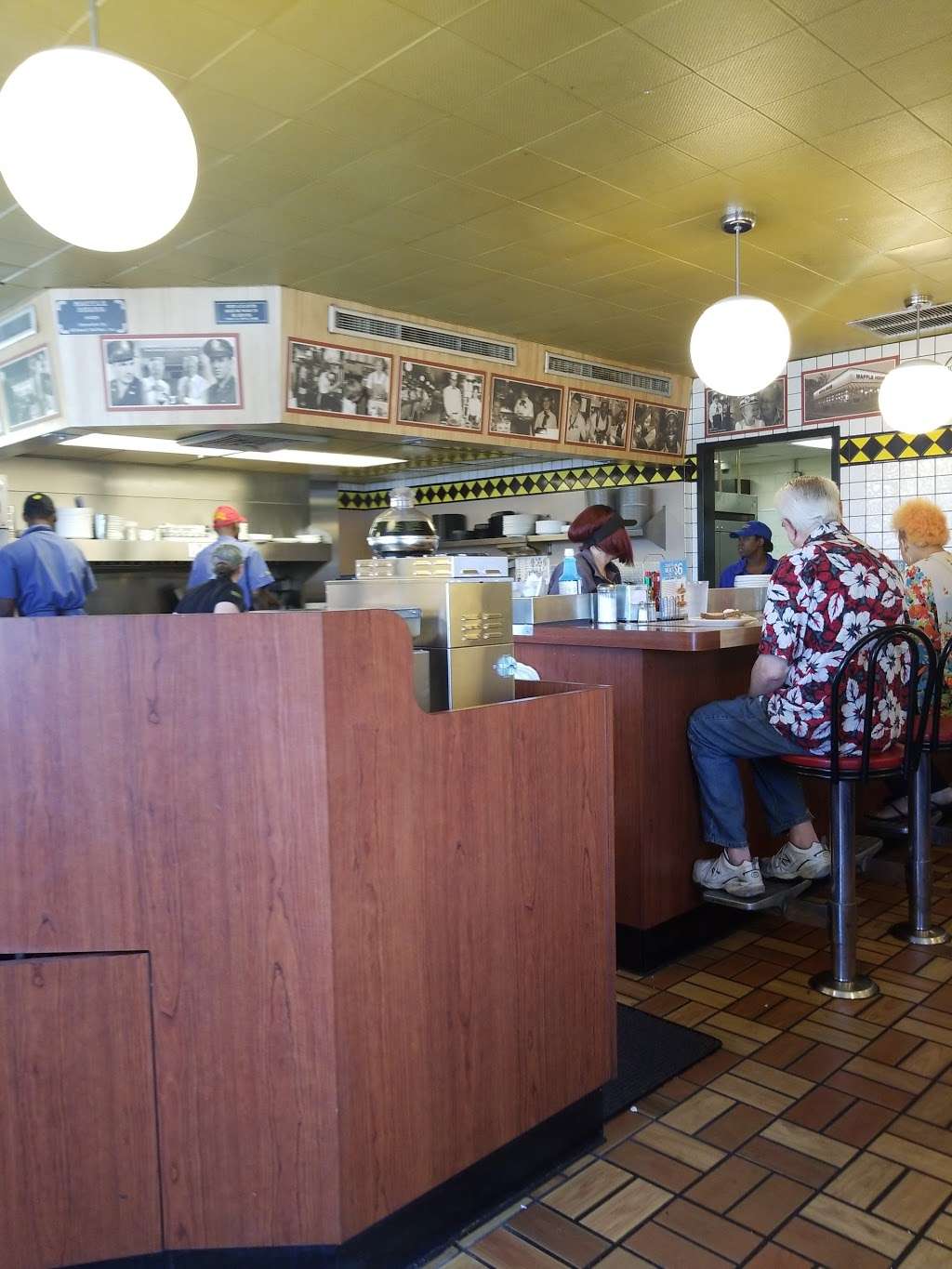 Waffle House | 2107 N Post Rd, Indianapolis, IN 46219, USA | Phone: (317) 897-0781