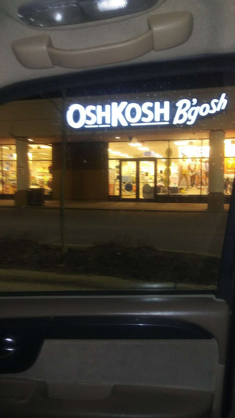 OshKosh Bgosh | 2905 W Addison St, Chicago, IL 60618, USA | Phone: (773) 539-3417