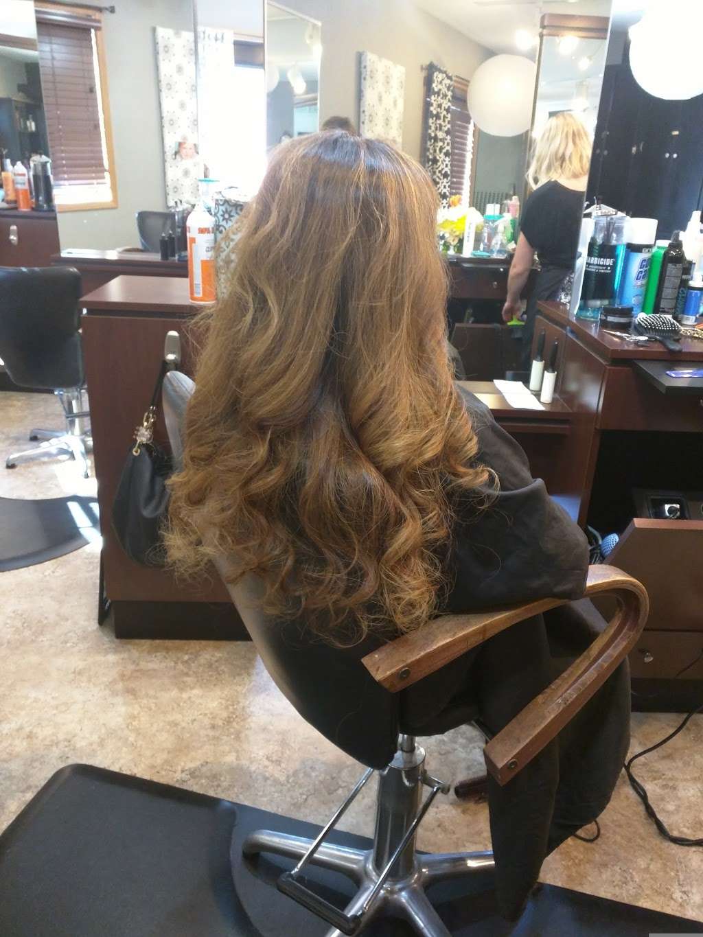 Whizbang Salon | 234 Marina Ct, Waterford, WI 53185, USA | Phone: (262) 514-2500