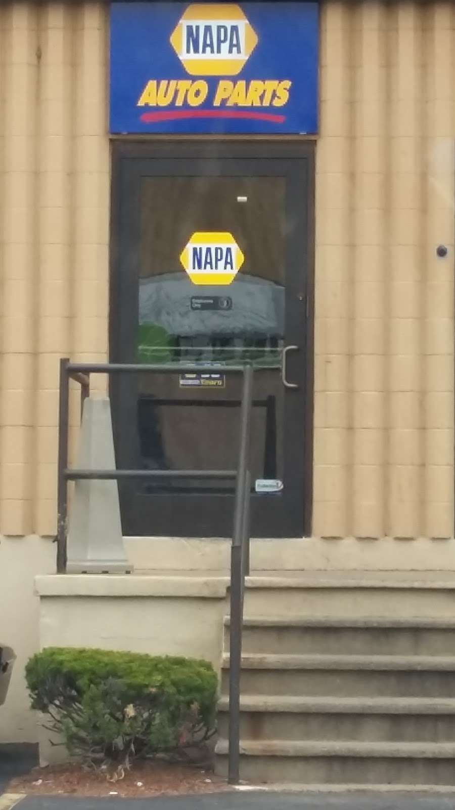 NAPA Auto Parts - Genuine Parts Company | 411 Waverley Oaks Rd, Waltham, MA 02452, USA | Phone: (781) 647-0026