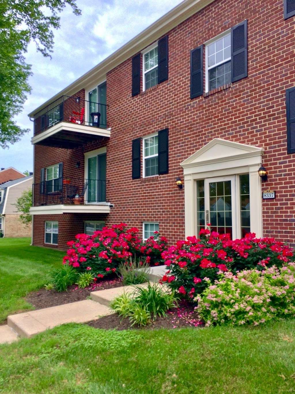 Arbors at Edenbridge Apartments & Townhomes | 8309 Arbor Station Way, Parkville, MD 21234 | Phone: (410) 670-4700