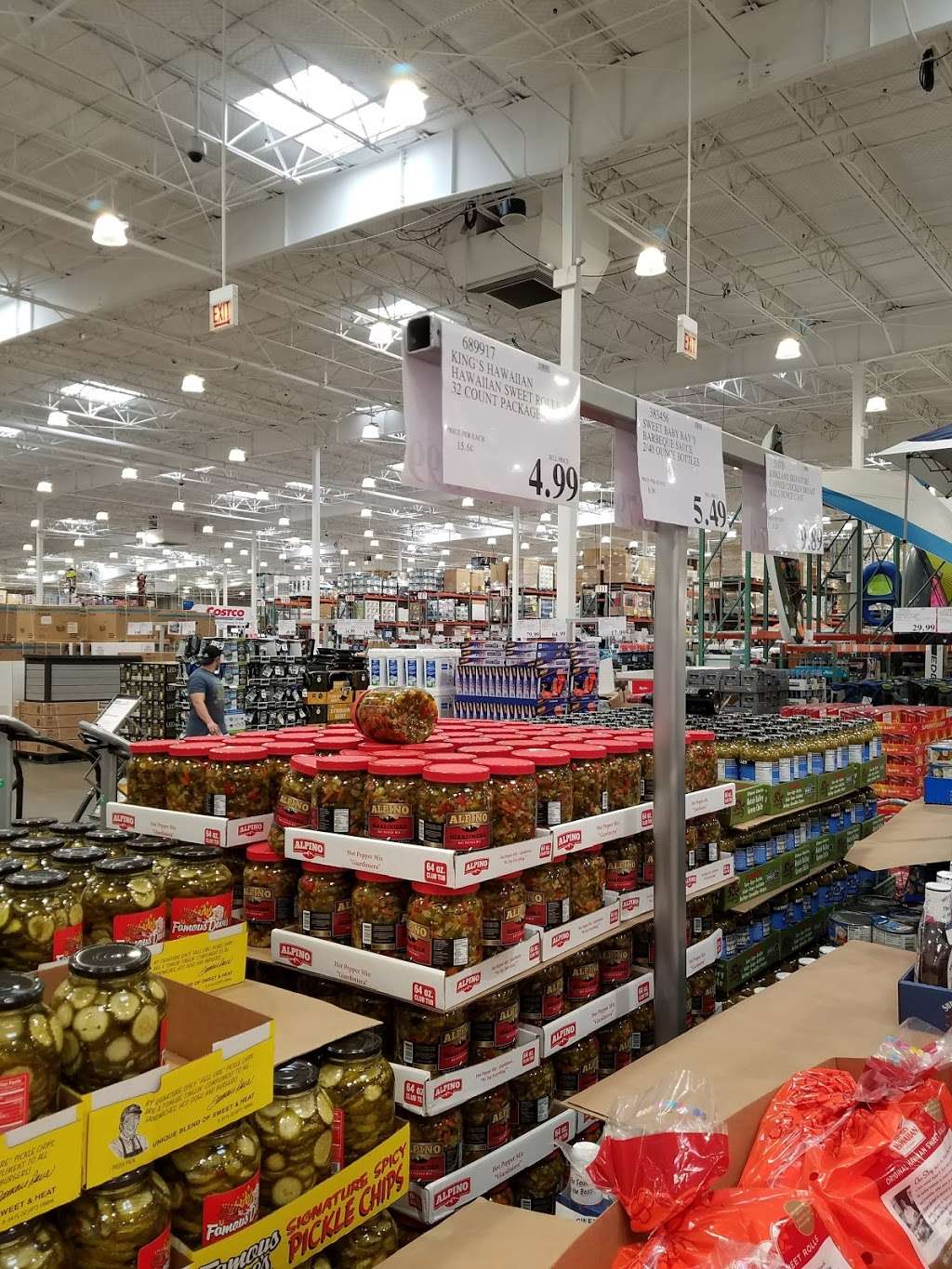 Costco Wholesale | 2746 N Clybourn Ave, Chicago, IL 60614, USA | Phone: (773) 360-2053