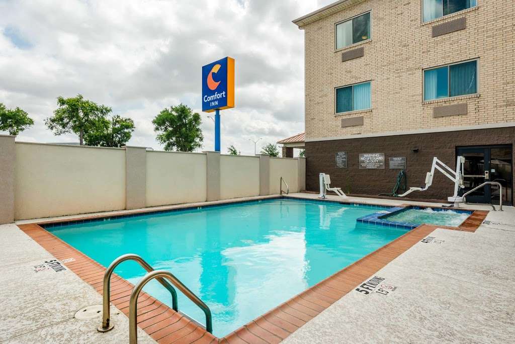 Comfort Inn Dfw Airport North | 5000 W John Carpenter Fwy, Irving, TX 75063 | Phone: (972) 929-5757