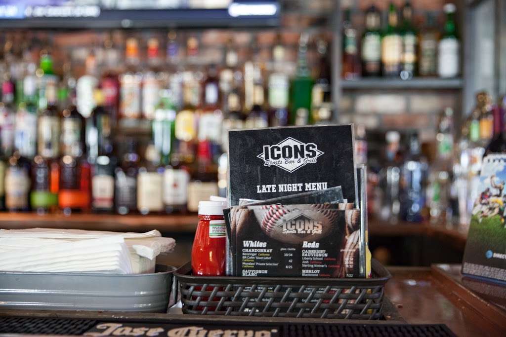 Icons Sports Bar & Grill | 80 CT-39, New Fairfield, CT 06812, USA | Phone: (203) 312-9700