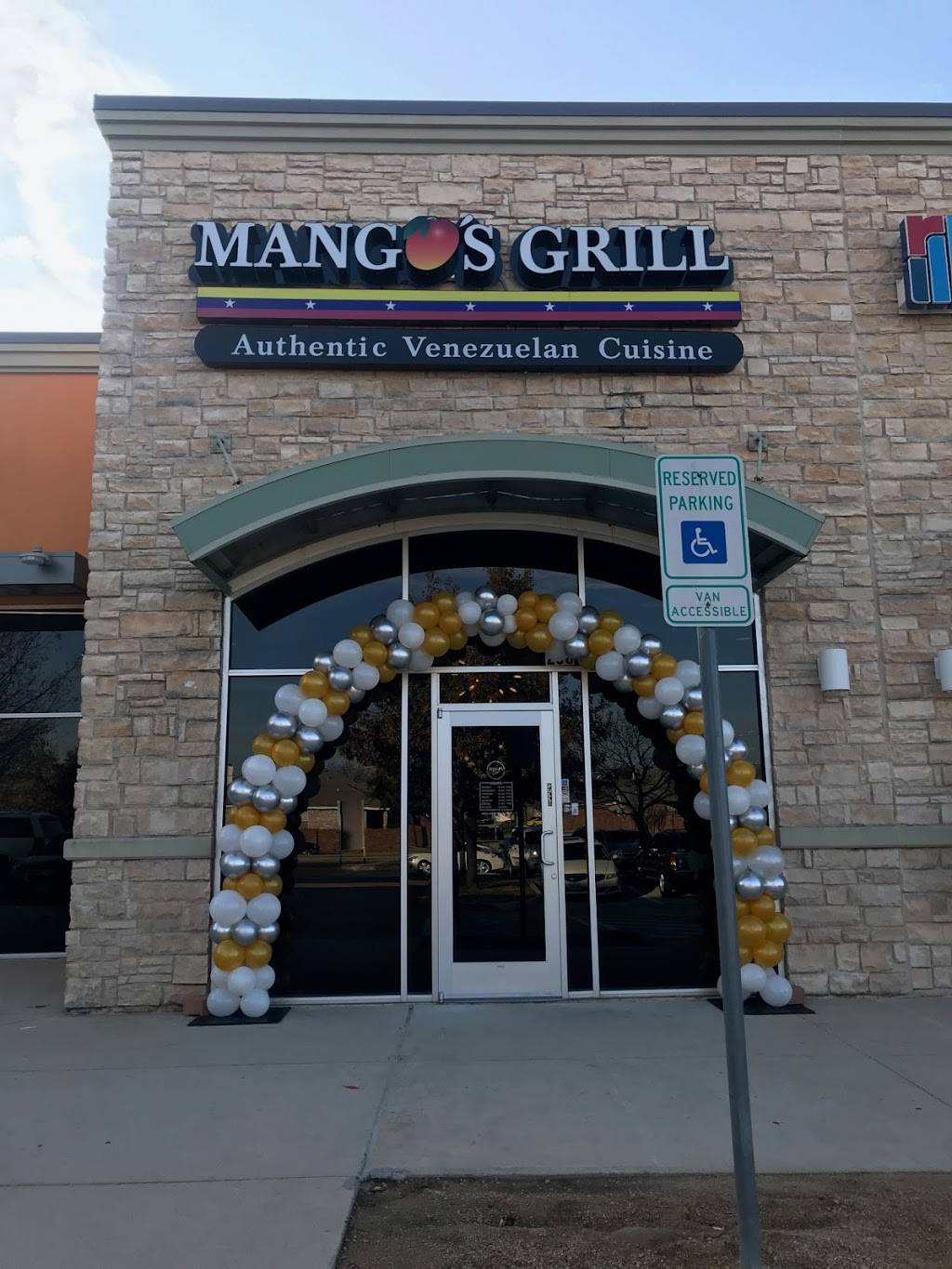 Mangos Grill | 5000 Western Center Blvd #280, Haltom City, TX 76137, USA | Phone: (817) 479-8122