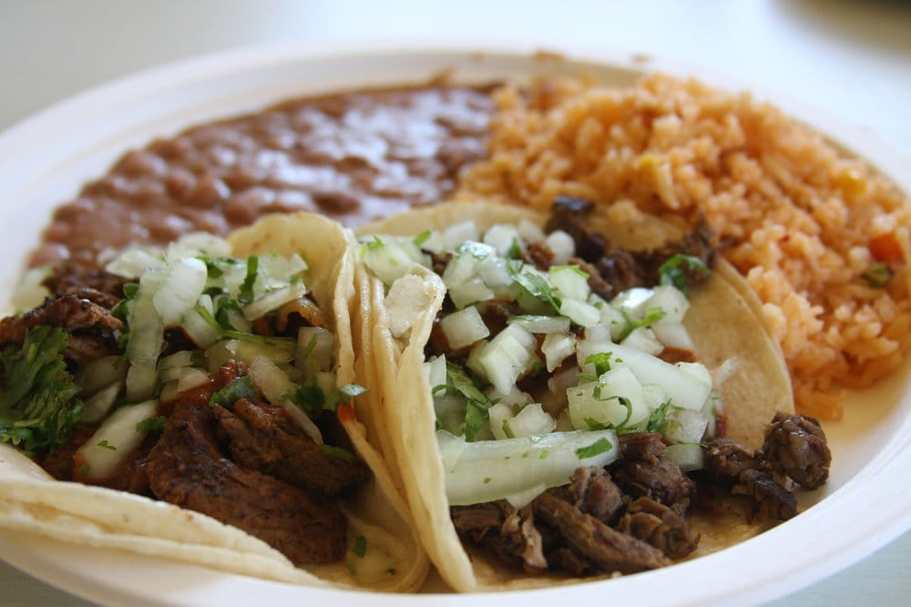 Los Portales Mexican Food | 1690 Orchard Rd, Montgomery, IL 60538 | Phone: (630) 897-9446