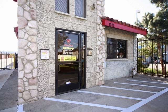 SecurCare Self Storage | 1377 S Lilac Ave, Bloomington, CA 92316 | Phone: (909) 310-8471