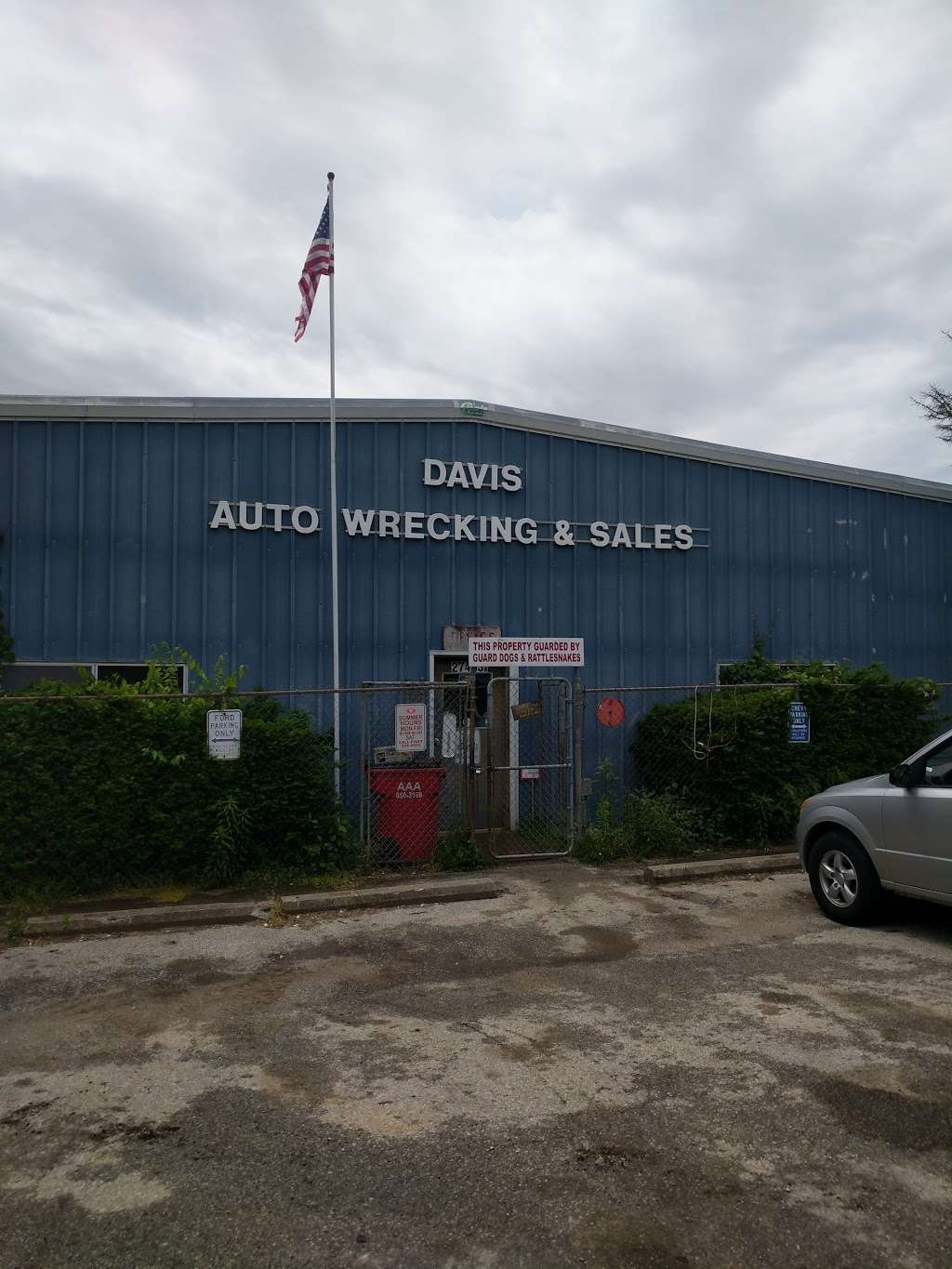 Davis Auto Wrecking | 27403 E Flynn Rd, Independence, MO 64057, Blue Springs, MO 64015, USA | Phone: (816) 229-3432