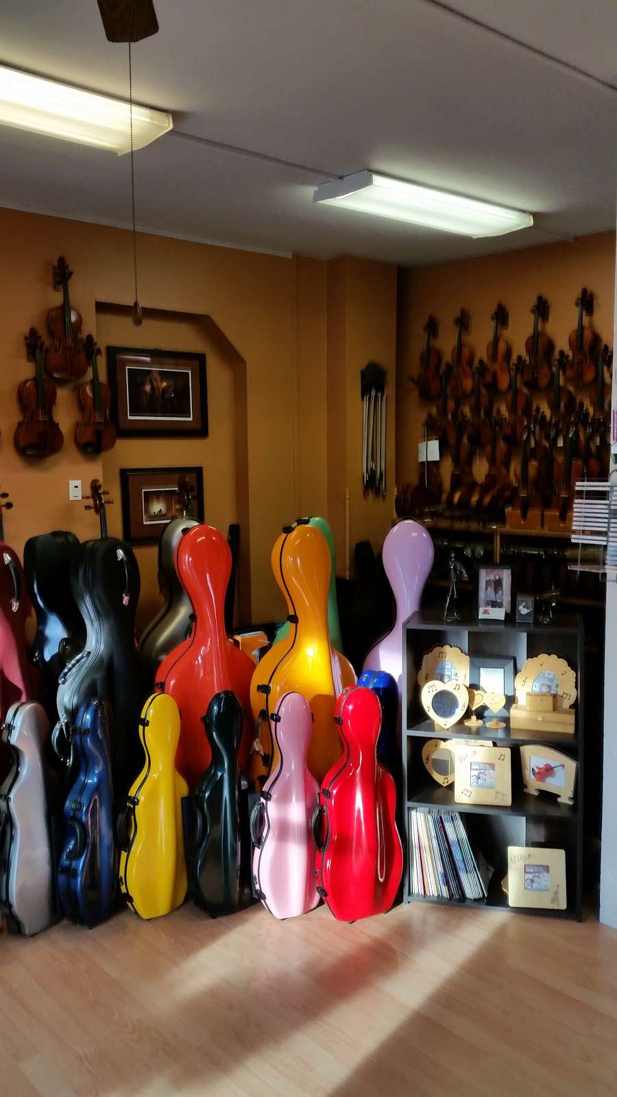 Montero Violins | 902 Chestnut St, Emmaus, PA 18049, USA | Phone: (610) 965-2756