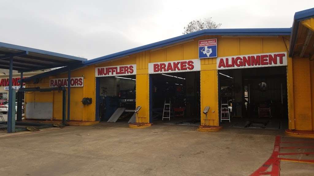 Bronco Mufflers & Brake | 1022 S Hampton Rd, Dallas, TX 75208, USA | Phone: (214) 941-0023