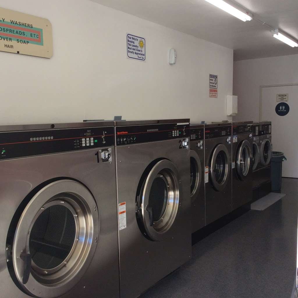 College Square Coin Laundry | 156 N Ashwood Ave, Ventura, CA 93003, USA | Phone: (805) 658-9912