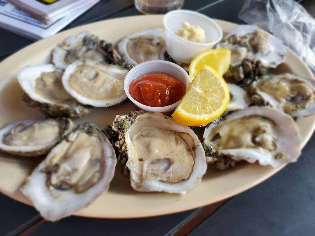 OShucks Oyster Bar & Grill | 1016 S Main St, Wildwood, FL 34785, USA | Phone: (352) 399-2200