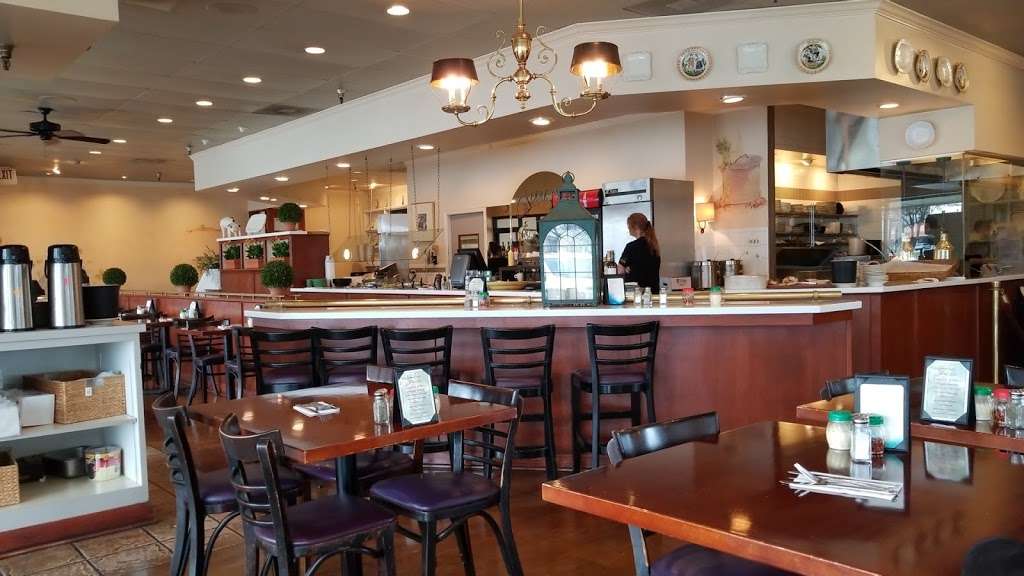 Bernards Cafe & Deli | 14 63rd St, Willowbrook, IL 60527, USA | Phone: (630) 850-7510