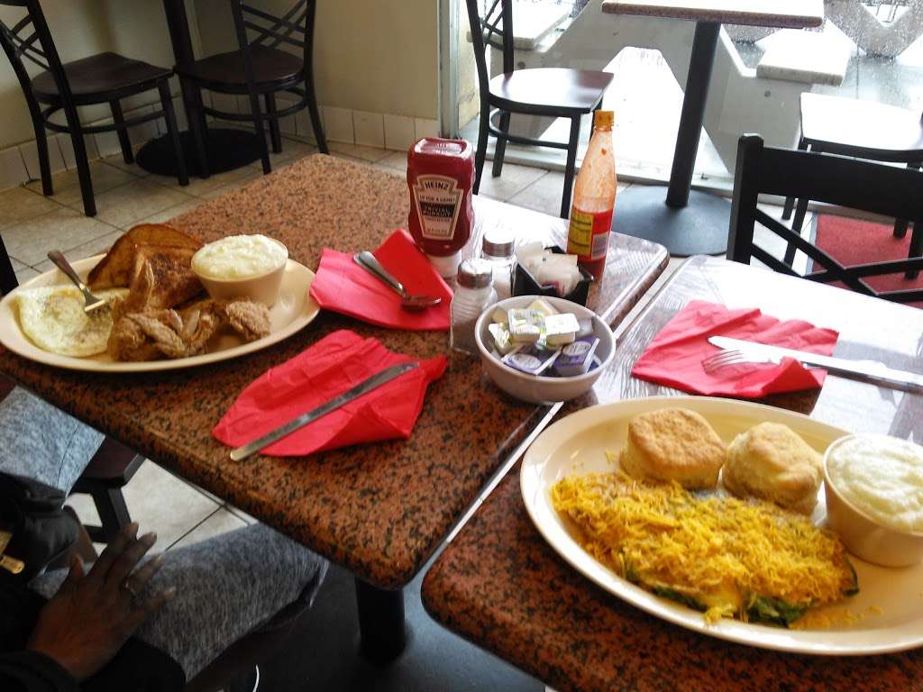 Delicious Southern Cuisine | 4371 Crenshaw Blvd D, Los Angeles, CA 90008, USA | Phone: (323) 298-0445