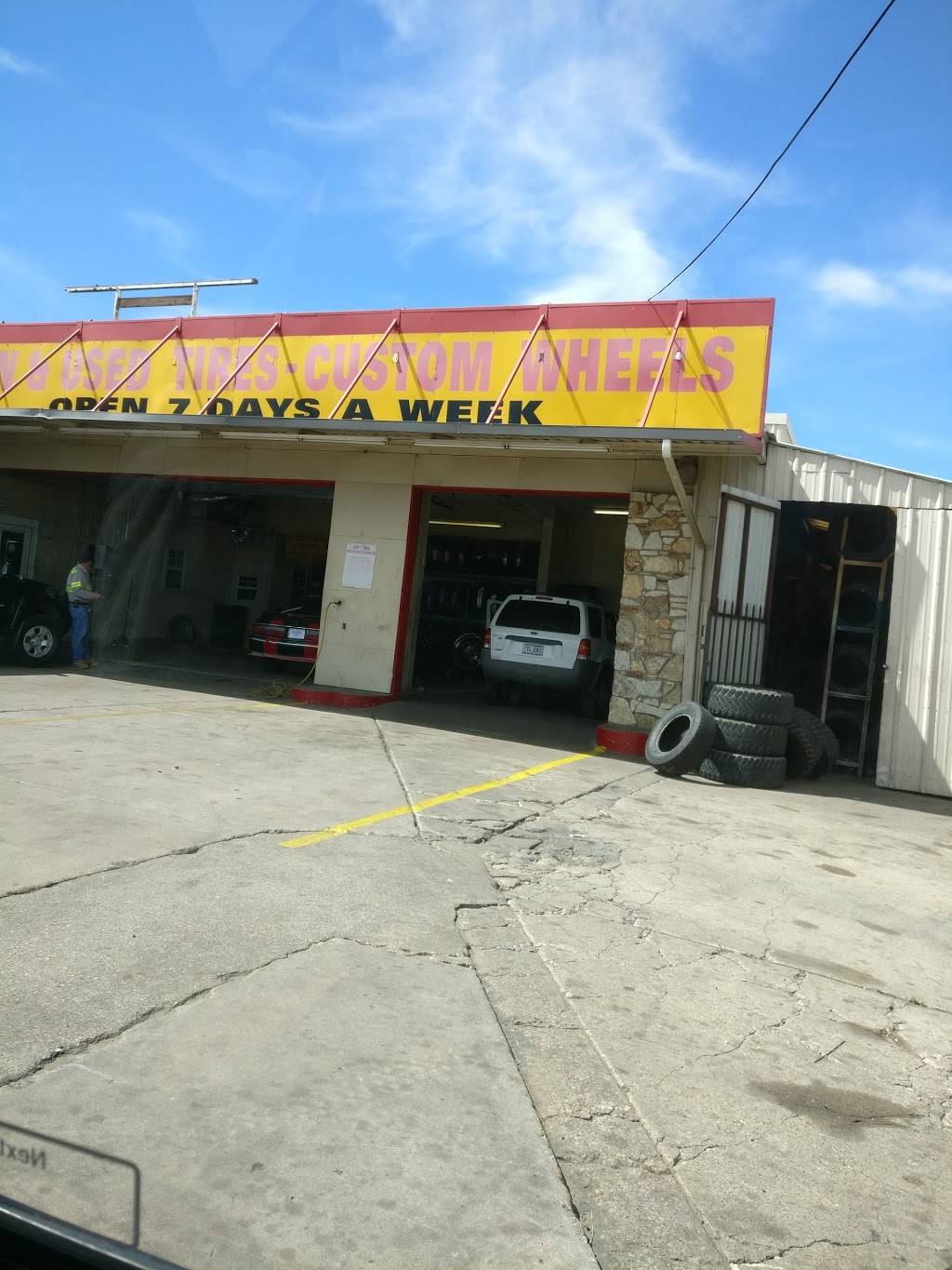 Tire Universe | 701 E Berry St, Fort Worth, TX 76110 | Phone: (817) 921-9238