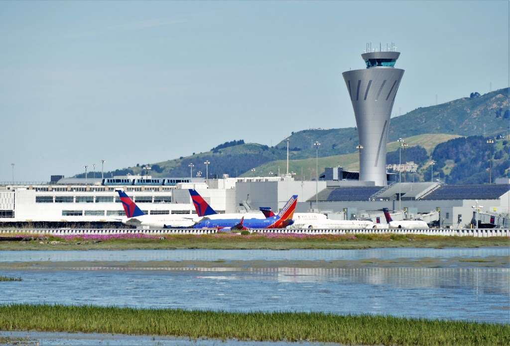 Airport plane watch area | Bay Trail Access, Burlingame, CA 94010, USA