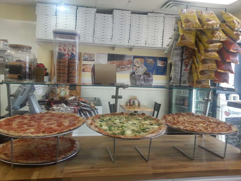Mangia Neapolitan Pizzeria | 459 Washington St, Holliston, MA 01746, USA | Phone: (508) 429-6200