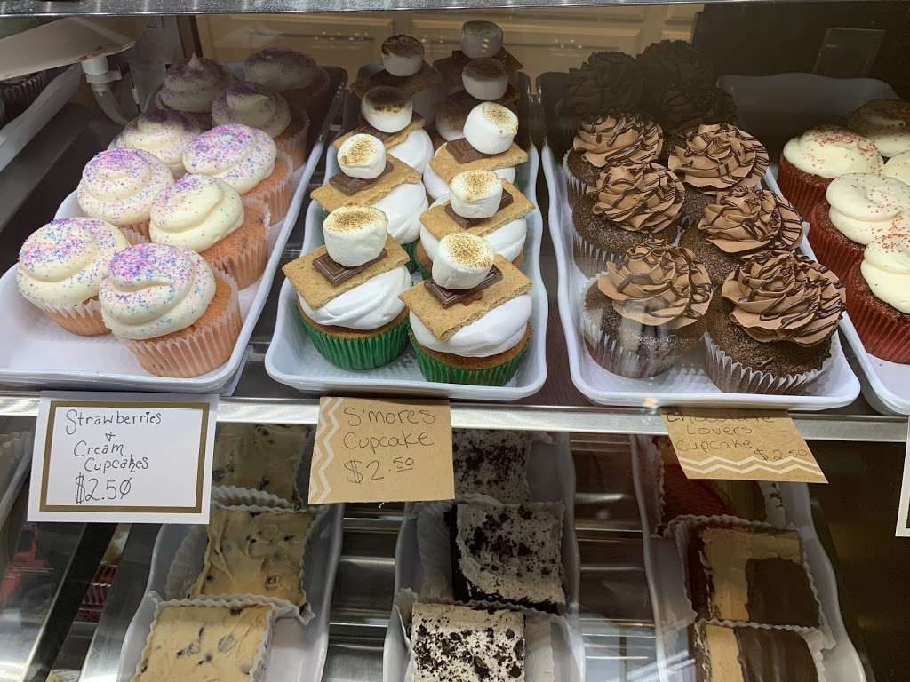 Floyd & Blackies Bakery | 127 Main St, McAdenville, NC 28101, USA | Phone: (704) 879-9490