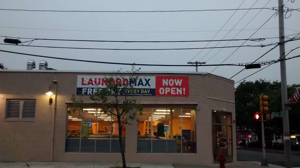 Laundromax 24 HOURS | 23 Aiken Ave, Lowell, MA 01850, USA | Phone: (978) 455-1418