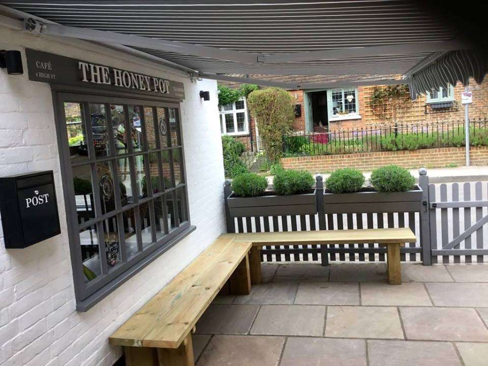 The Honey Pot Cafe & Tea Rooms | 4 High St, Shoreham, Sevenoaks TN14 7TD, UK | Phone: 07546 696623