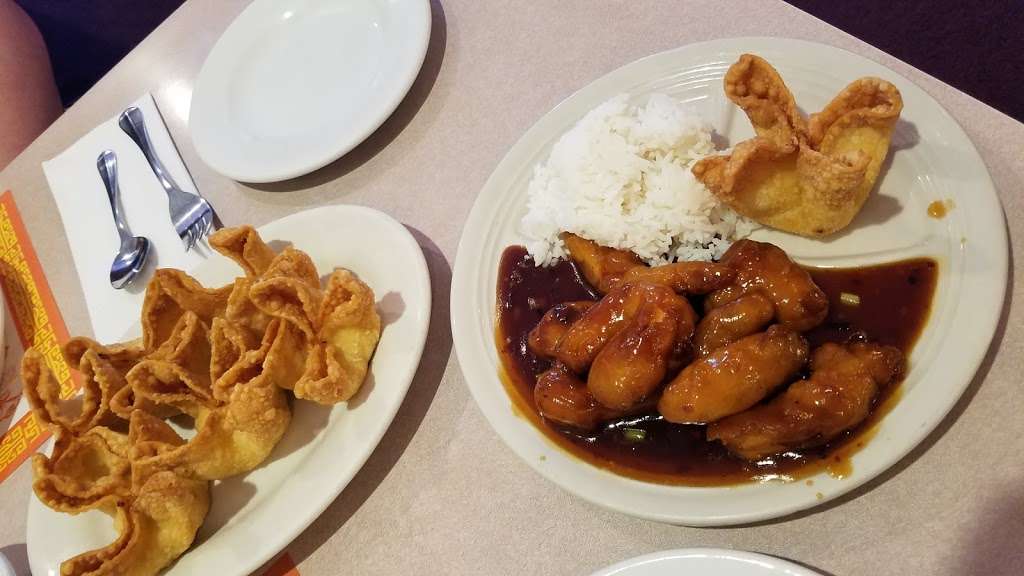 Red Fortune Chinese Restaurant | 117 Oak St, Bonner Springs, KS 66012, USA | Phone: (913) 441-1988