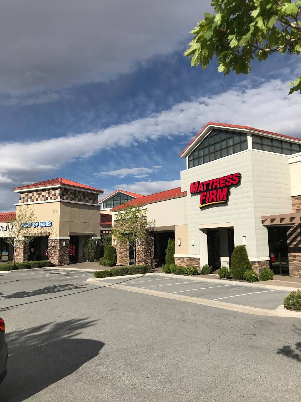 Mattress Firm Sparks | 4711 Galleria Pkwy, Sparks, NV 89436 | Phone: (775) 354-1510