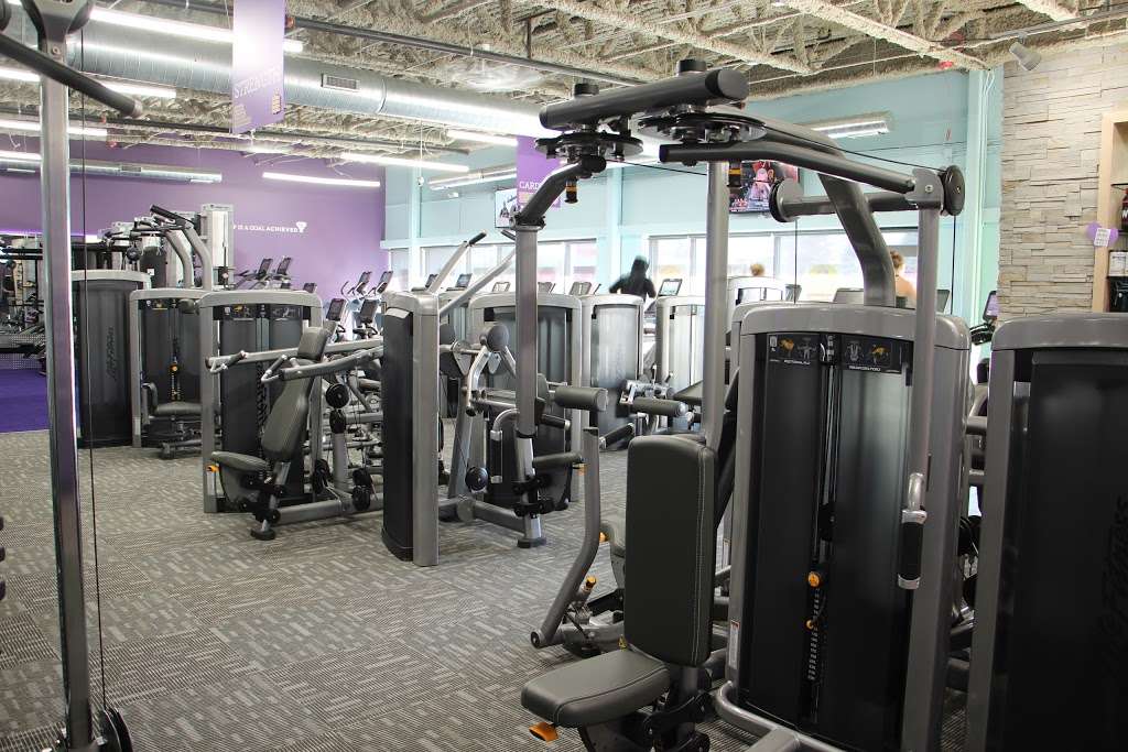 Anytime Fitness | 338 E North Ave, Lombard, IL 60148 | Phone: (630) 656-9300