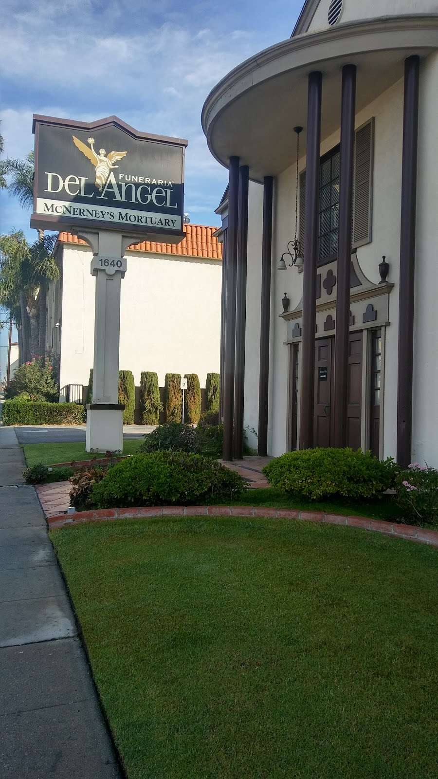 Funeraria Del Angel Wilmington | 1640 N Avalon Blvd, Wilmington, CA 90744, USA | Phone: (310) 834-8531