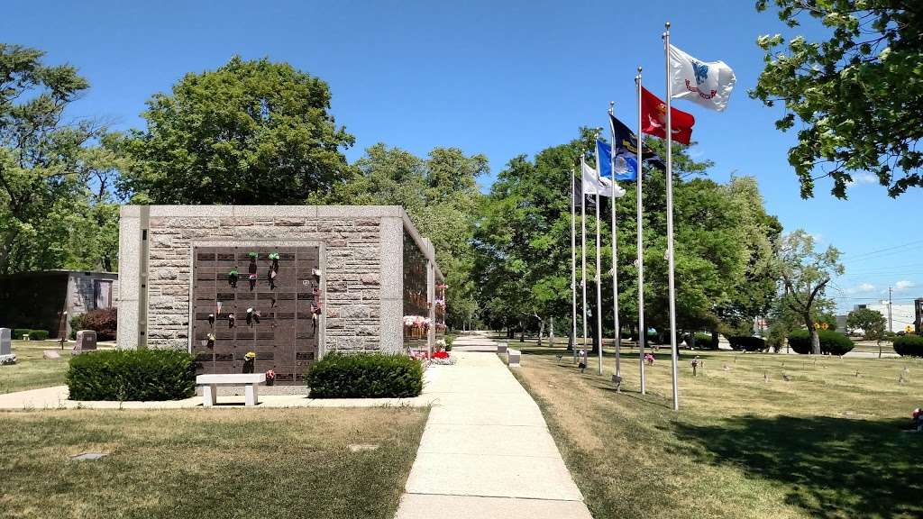 Arlington Park Cemetery | 4141 S 27th St, Milwaukee, WI 53221, USA | Phone: (414) 282-6600