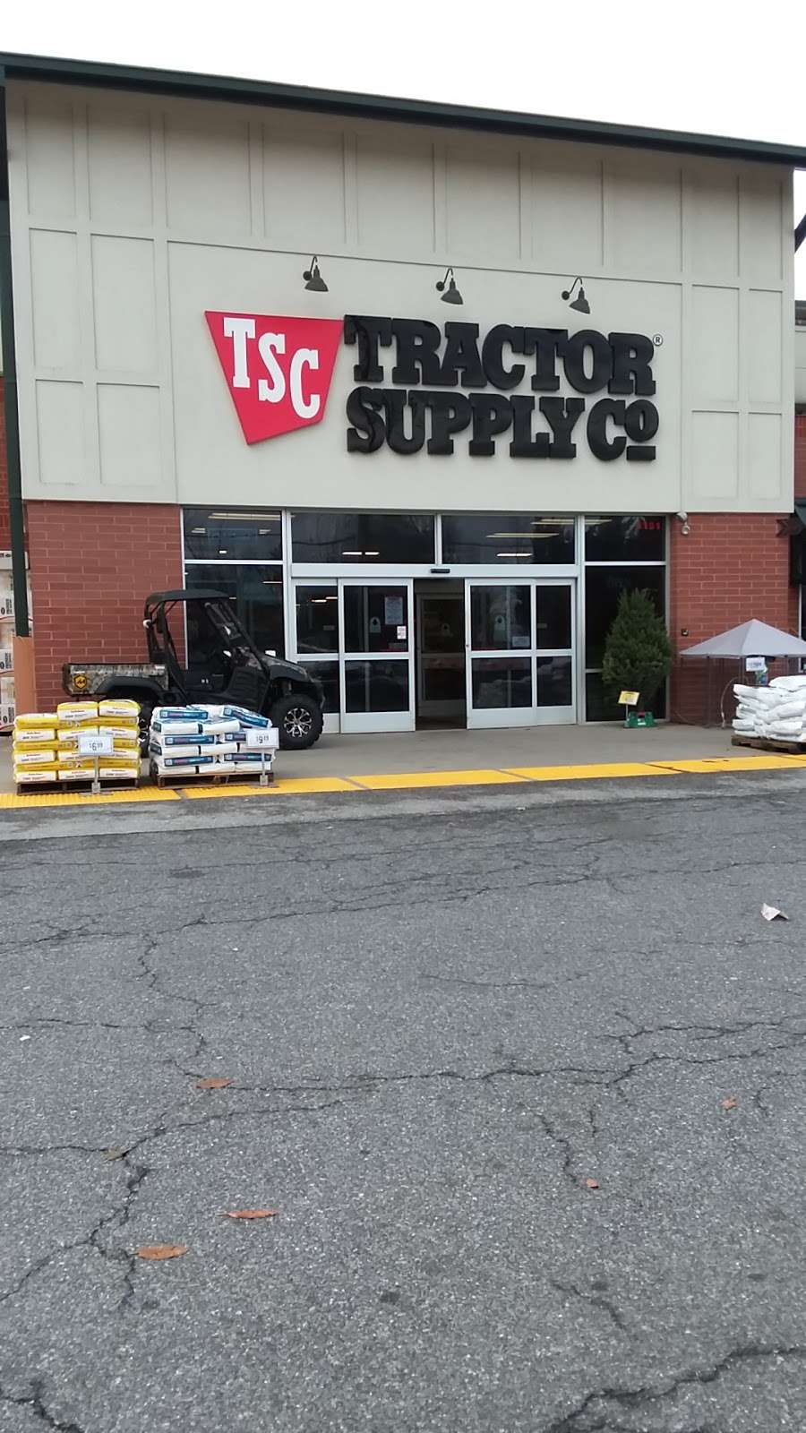 Tractor Supply Co. | 1151 Baltimore Blvd, Westminster, MD 21157, USA | Phone: (410) 848-2060