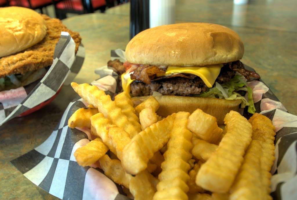 Grandstand Burgers | 812 S Silver St, Paola, KS 66071, USA | Phone: (913) 594-4258