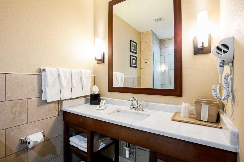 Comfort Suites | 835 NY-52, Fishkill, NY 12524 | Phone: (845) 765-8668