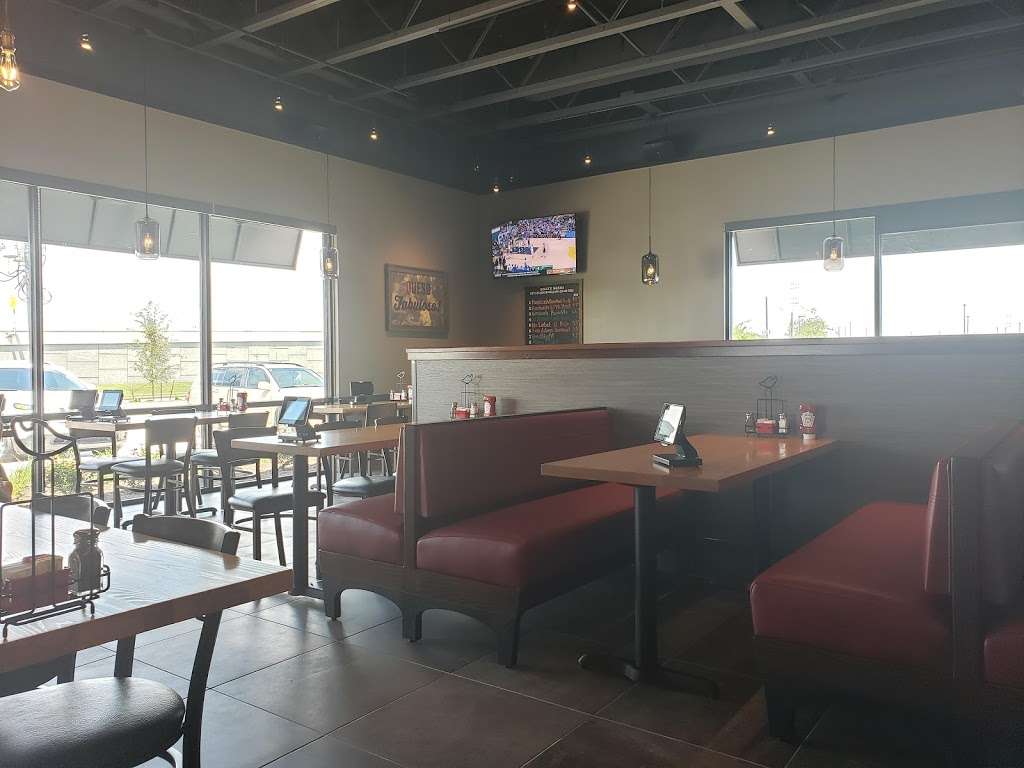 Chilis Grill & Bar | 10211 West Grand Parkway South, Richmond, TX 77407, USA | Phone: (281) 746-9600