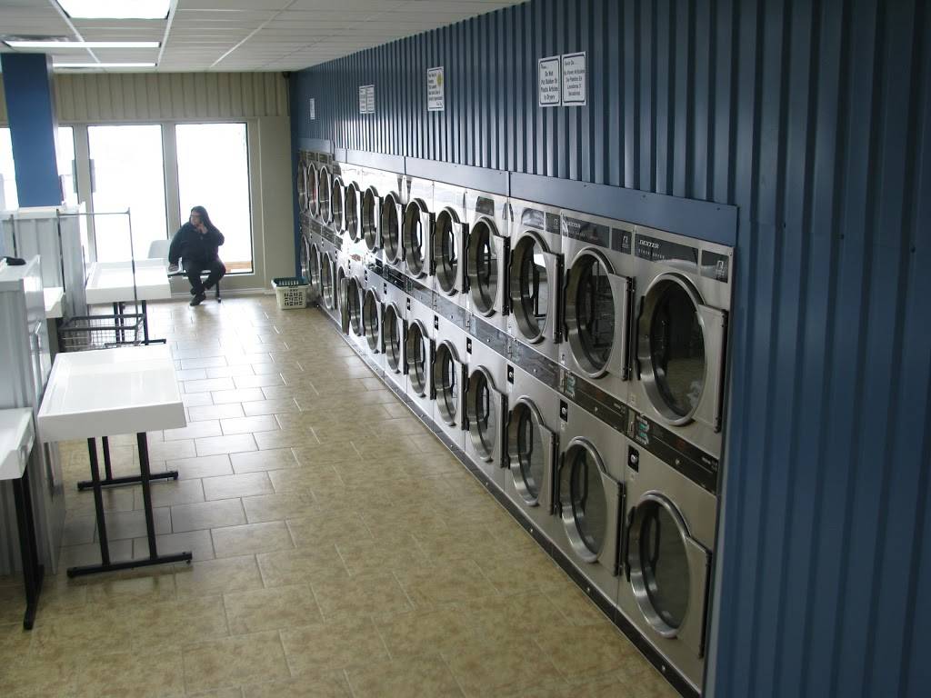 Super Wash Laundry Center | 1317 Avenue F, Bay City, TX 77414, USA | Phone: (979) 551-5531