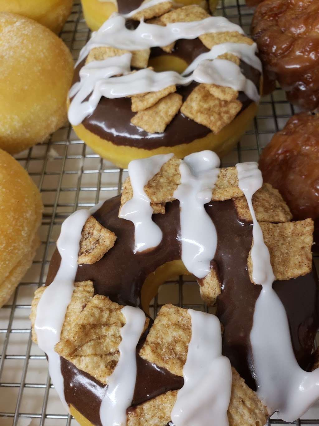 Max Donuts | 21003 Hufsmith - Kohrville Rd, Tomball, TX 77375, USA | Phone: (281) 255-4250