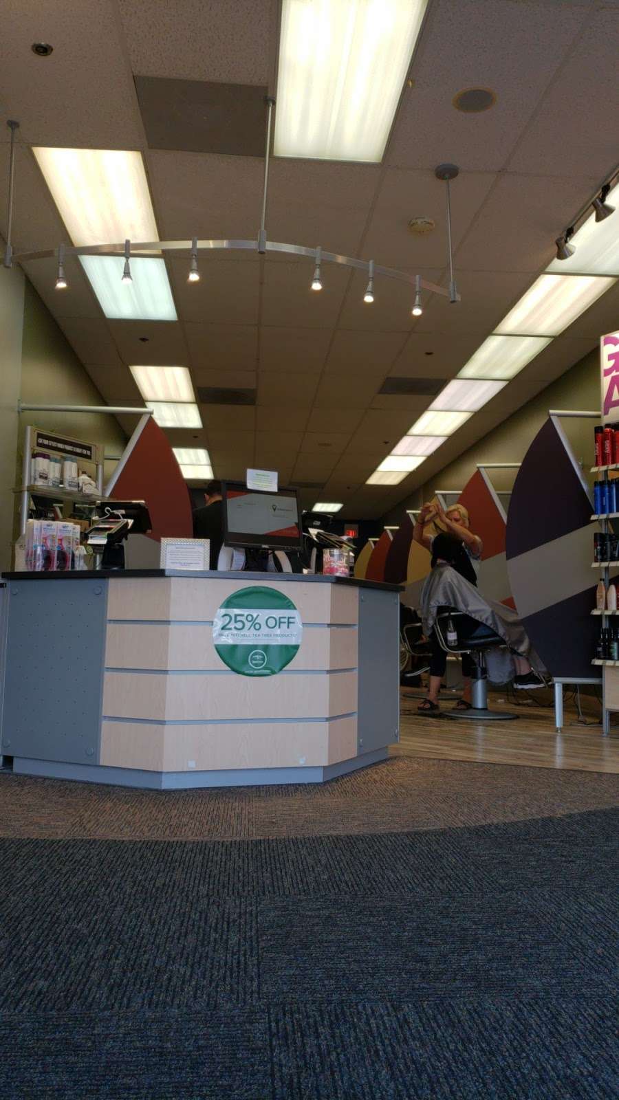 Great Clips | 371 W Irving Park Rd, Wood Dale, IL 60191, USA | Phone: (630) 250-7207