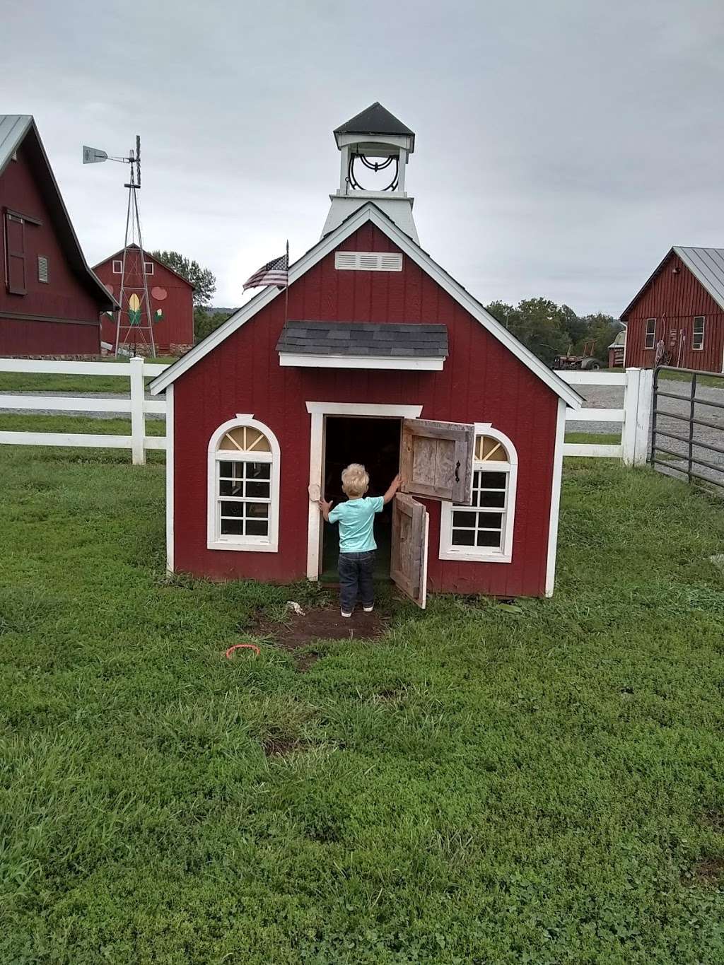 Temple Hall Farm Regional Park | 15855 Limestone School Rd, Leesburg, VA 20176, USA | Phone: (703) 779-9372