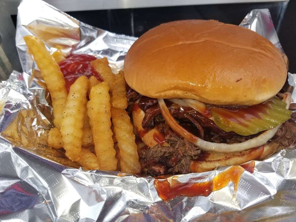 Mimis Catering & BBQ Food Truck | 515 E Barbours Cut Blvd, La Porte, TX 77571, United States | Phone: (832) 984-8048