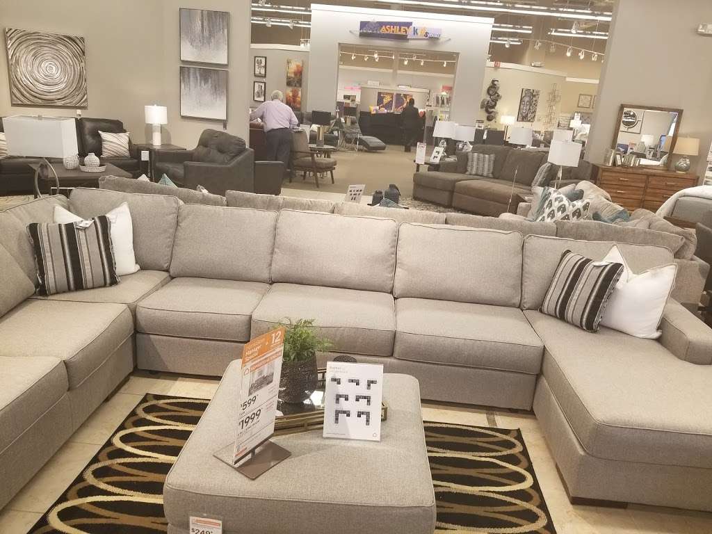 Ashley HomeStore | 905 Perimeter Dr, Schaumburg, IL 60173 | Phone: (847) 240-5910