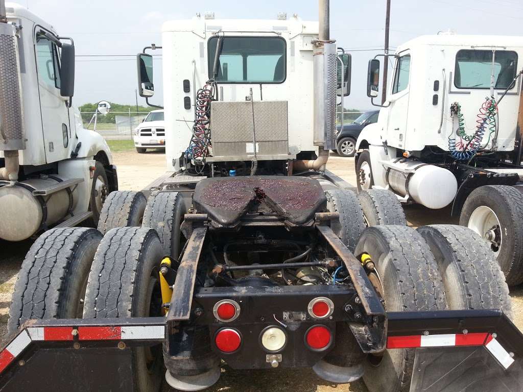 45 Truck Sales | 3610 Gulf Fwy, La Marque, TX 77568, USA | Phone: (409) 995-0721