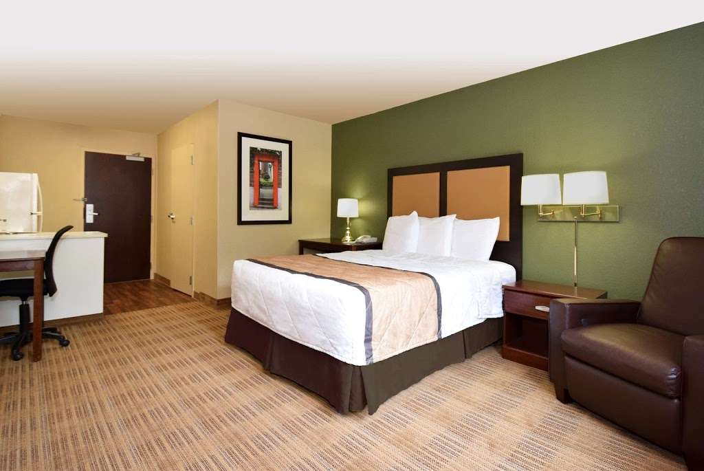 Extended Stay America - Washington D.C. - Chantilly - Dulles Sou | 14420 Chantilly Crossing Ln, Chantilly, VA 20151, USA | Phone: (703) 263-7173