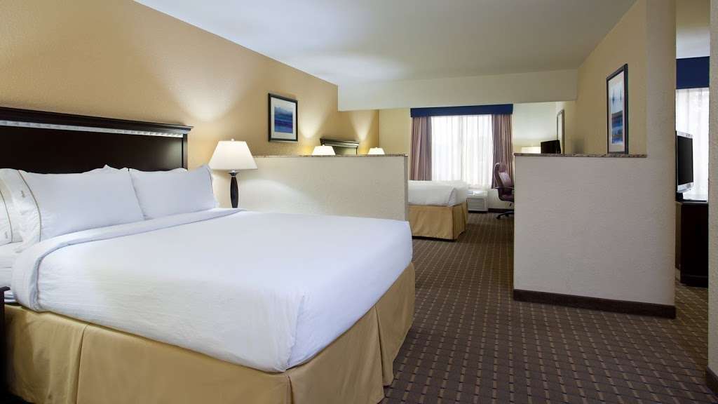 Holiday Inn Express & Suites Allentown West | 5630 Tilghman St, Allentown, PA 18104 | Phone: (610) 530-5545