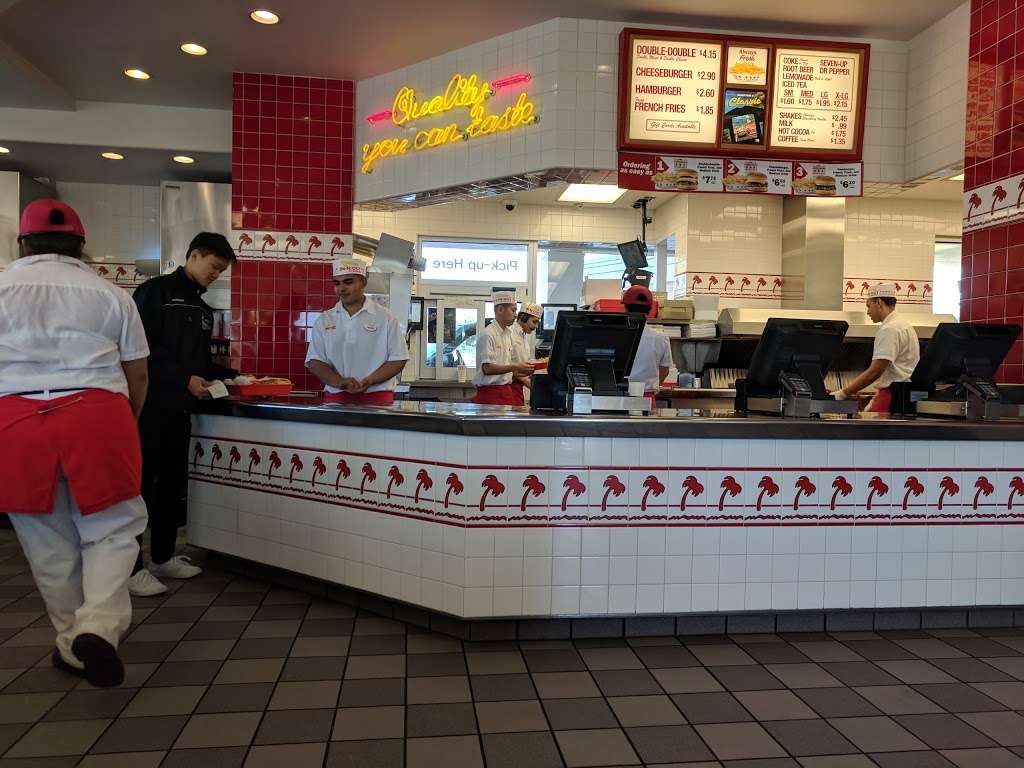 In-N-Out Burger | 2950 E Capitol Expy, San Jose, CA 95148, USA | Phone: (800) 786-1000