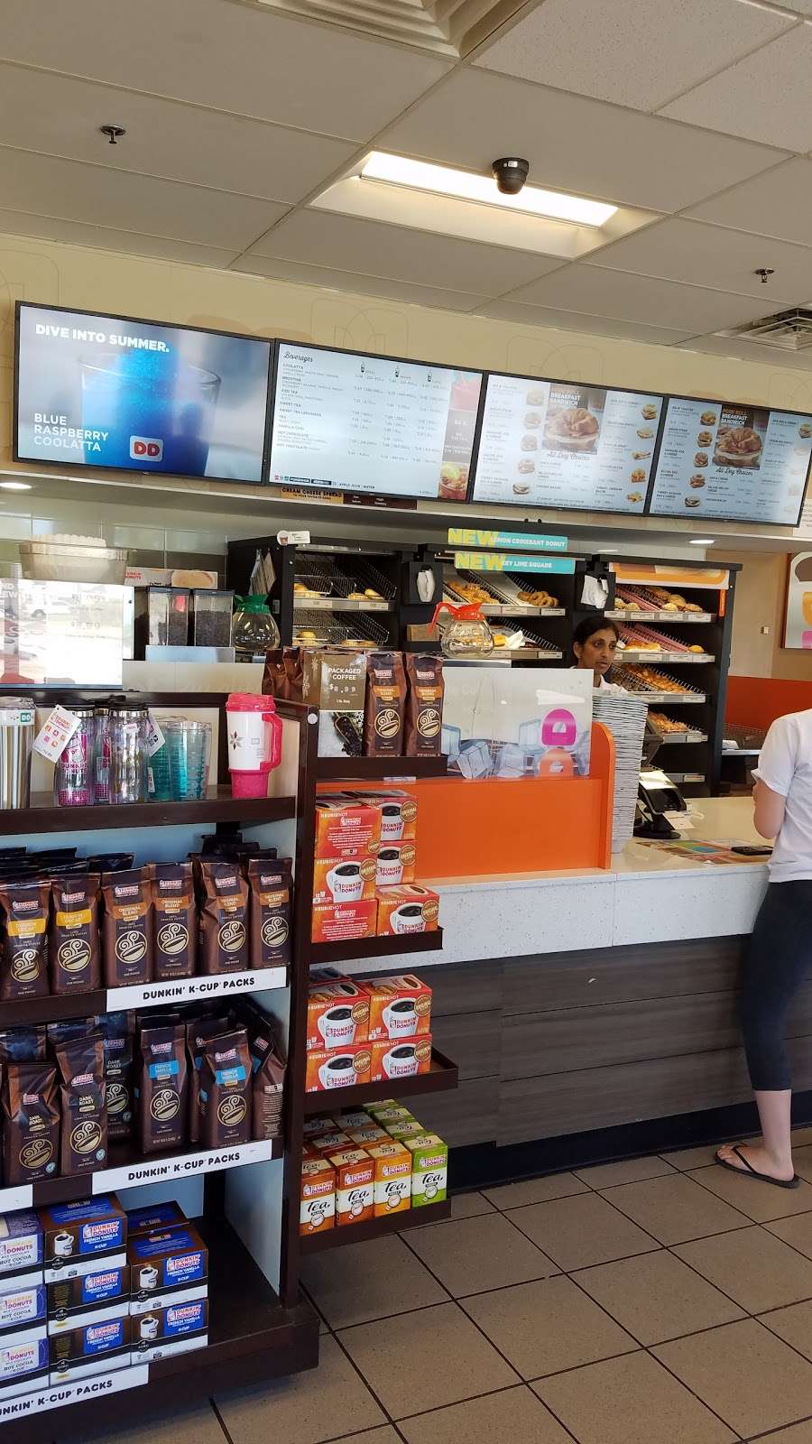 Dunkin Donuts | 16-B Polly Drummond Hill Rd, Newark, DE 19711, USA | Phone: (302) 737-4200