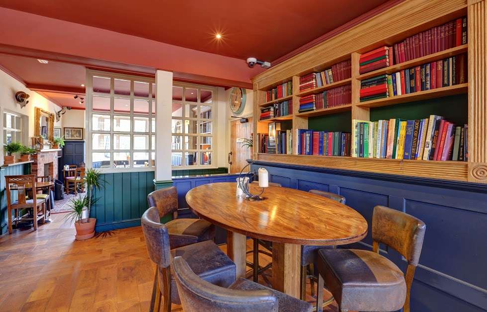 The Rose & Crown | Farnborough Way, Orpington BR6 6BT, UK | Phone: 01689 869029