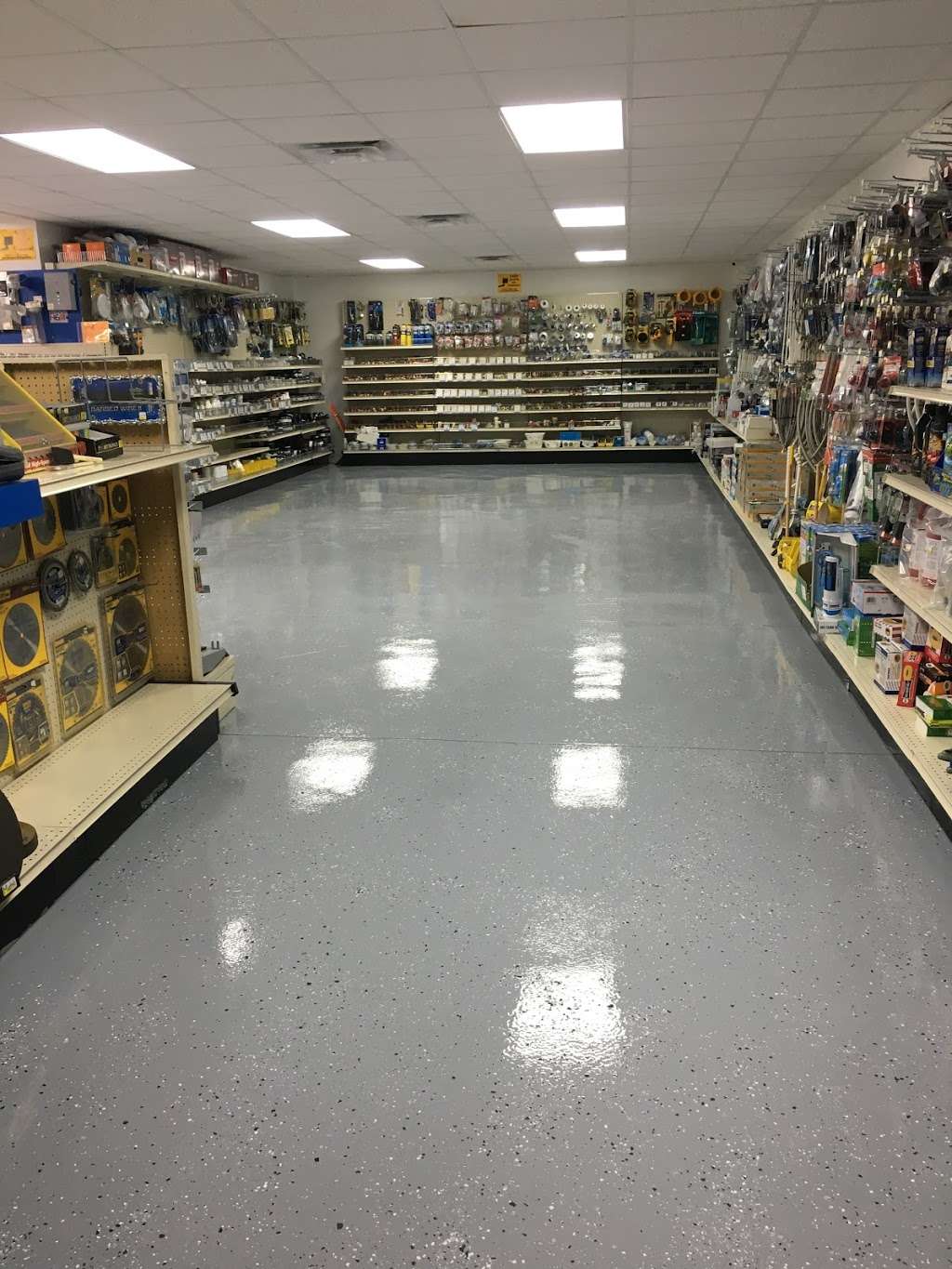 La Caridad Hardware and building supply | 10082 NW 27th Ave, Miami, FL 33147 | Phone: (305) 696-4964