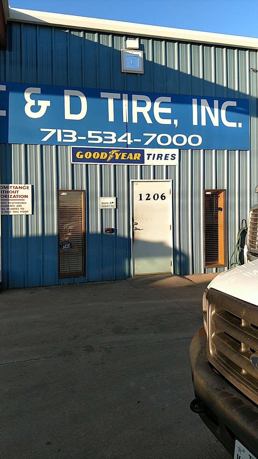 C & D Tire inc | 1206 W Pasadena Freeway Frontage Rd, Pasadena, TX 77506 | Phone: (713) 534-7000